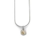 Art.-Nr. DUR-K2387 Feine Haferkornkette, rhodiniert mit einem Strandsand gefülltem Hundepfotenanhänger, aus poliertem und rhodiniertem 925er Sterling-Silber, ca. 42 cm lang, 53,90€