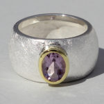 Art.-Nr. Ca- RS1626Z Silberring teilvergoldet mit Amethyst | Golan oval, Ø8x6 mm fac., 164,00€