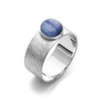 Art.-Nr. DUR-R4657 Ring "Betty", Breiter, gebürsteter Ring aus 925er Sterling-Silber mit einem blauen Kyanitstein, bis Gr. 64, ab 62,90€