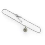 Art.-Nr. DUR-A1574 Diamantierte Kugelfußkette, rhodiniert mit einem runden, in Strandsand gebetteten Herz, aus poliertem und rhodiniertem 925er Sterling-Silber, ca. 22,5 cm lang + 3 cm Verlängerungskette,