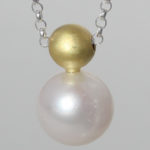 Art.-Nr. Ca- CS1714P Silbercollier vergoldet mit SWZ-Perle | Ball 10 mm SWZ-Perle inklusive Kette 45cm, 82,00€