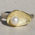 Art.-Nr. Ca-RS1562Q Ring vergoldet mit SWZ Perle | Lunaris, 15 mm; 5 mm SWZ Perle, 89,00€