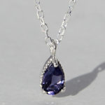 Art.-Nr. Ca- CS1630I "Silbercollier mit Iolith | Teardrop sparkle" 3 x 5 mm Iolith; inkl. 40+5 cm Kette, 39,90€