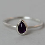 Art.-Nr. Ca-RS1628Z Silberring mit Amethyst | Fine Drops 6 x 4 mm cab. Amethyst, 26,90€