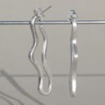 Art.-Nr. Ca- E1665P "Silberohrstecker "Mäander"" Maße: 39x2,5 mm, 72,50€