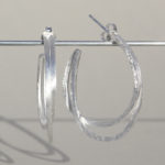 Art.-Nr. Ca- E1677P "Silberohrstecker "Endless"" Maße: 36x3,5 mm, 94,90€