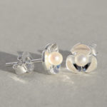 Art.-Nr. Ca-ES1662P "Silberohrstecker "Pearl Flower"" Maße: 7 mm, 37,90€