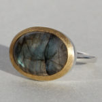 Art.-Nr. Ca-RS1741N "Silberring "Flat oval small" teilvergoldet mit Labradorit", 179,00€