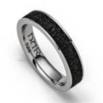 Art.-Nr. DUR-R5579 Ring "Marina" in Bandform, ausgefüllt mit Lavasand, aus rhodiniertem 925er Sterling-Silber,